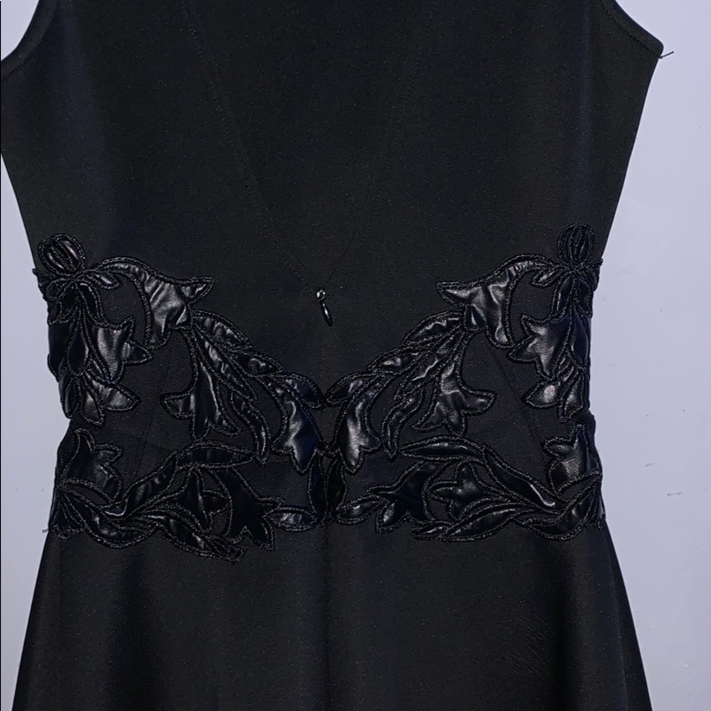 Dress - Picture 4 of 5